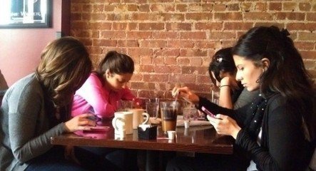 蘭州眼科醫(yī)院：手機(jī)控，易患沙眼！