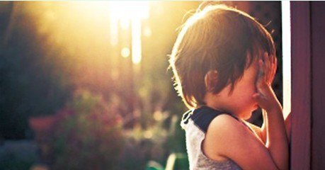 孩子有斜視常常被其他小孩欺負(fù)、起外號(hào)