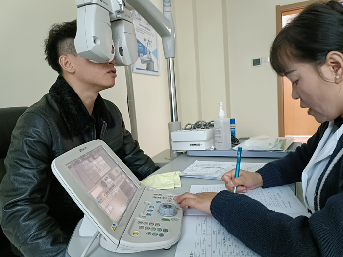 300度近視拖到900度近視，近視手術(shù)是什么感受？