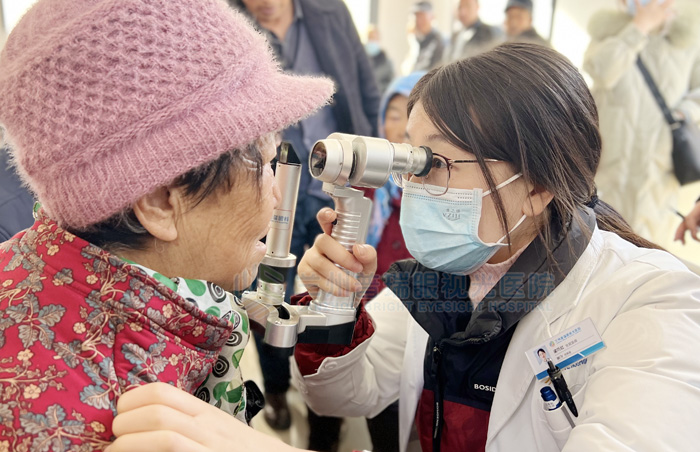 蘭州普瑞眼視光醫(yī)院“迎新春，送溫暖”慰問貧困群眾公益